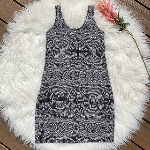 🎉HP🎉Black & white sun dress | mini summer dress - Picture 2 of 3